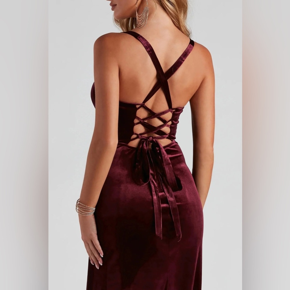 Christina Lace-Up Back Velvet Dress (Burgundy) - Picture 3 of 15